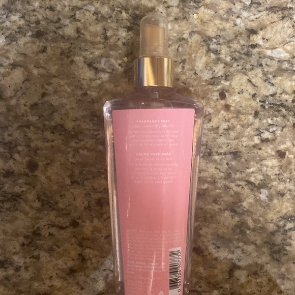 VICTORIA’S SECRET SHEER LOVE FRAGRANCE MIST - Picture 4 of 8